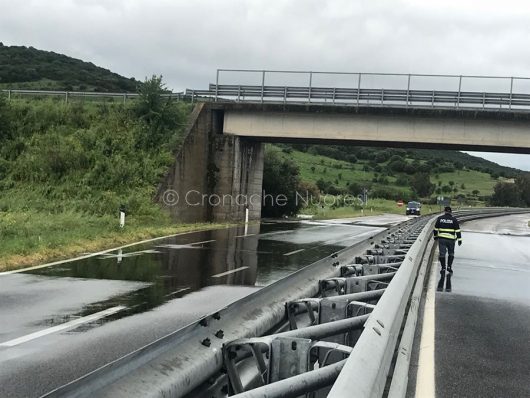 Maltempo, allagamenti sulla Statale 131