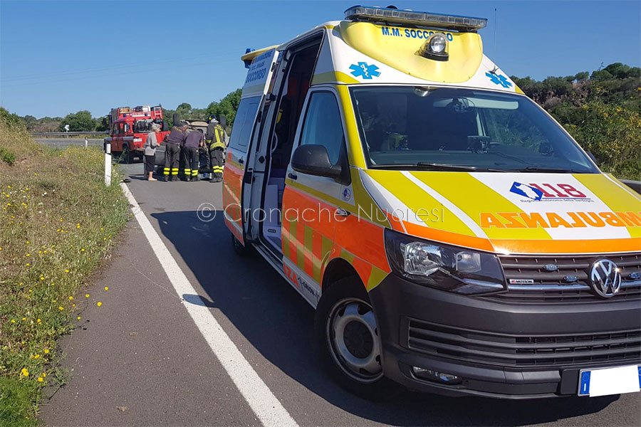 L'ambulanza sulla scena dell'incidente