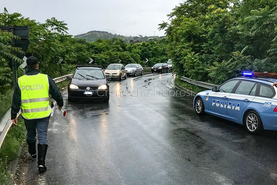 La Stradale regola il traffico dopo l'incidente