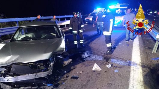 La scena dell'incidente dopo l'arrivo dei Vigili del fuoco