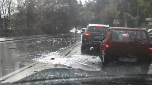 Bomba d'acqua su Nuoro (© Cronache Nuoresi)
