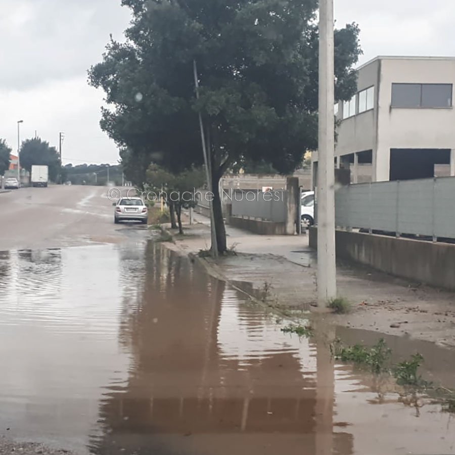 Maltempo, strada allagata a Prato Sardo (© Cronache Nuoresi)