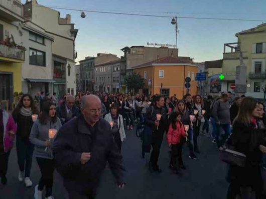 Un momento della fiaccolata per Manuel Careddu