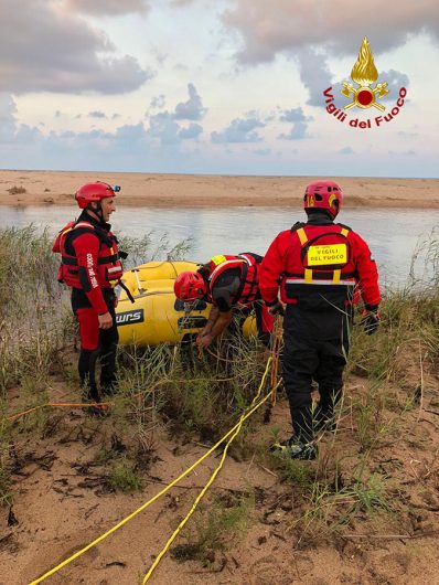 Vigili del fuoco sulle rive del Taloro