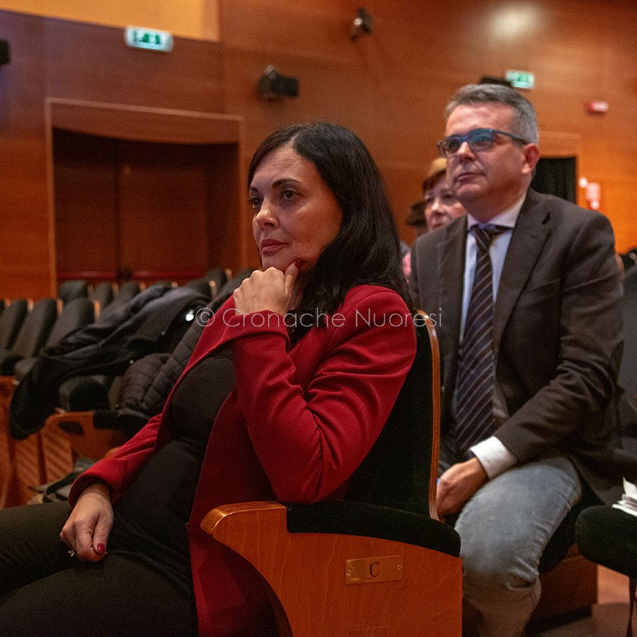 La senatrice Evangelista e l'avvocato Solinas (foto S.Novellu)
