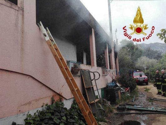 I VVFF sul luogo dell'incendio