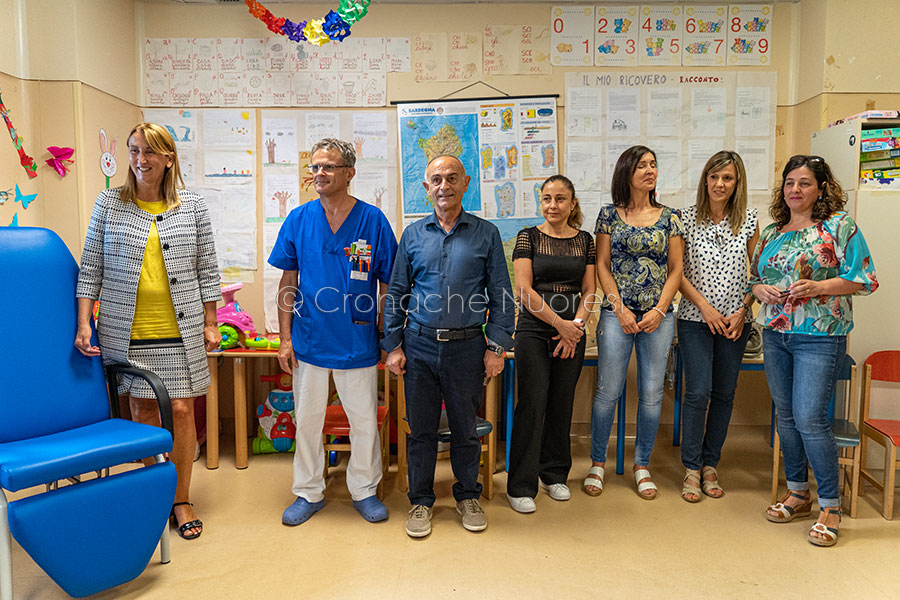 L'Atletica Nuoro dona tre poltrone al reparto di Pediatria del San Francesco (foto S.Novellu)