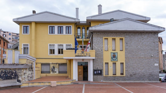 Oliena, il palazzo comunale (foto S.Novellu)