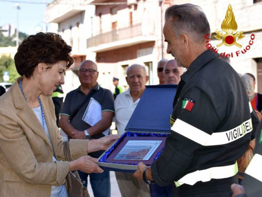 Il Vigili del fuoco consegnano un nuovo mezzo alla sede di Tortolì