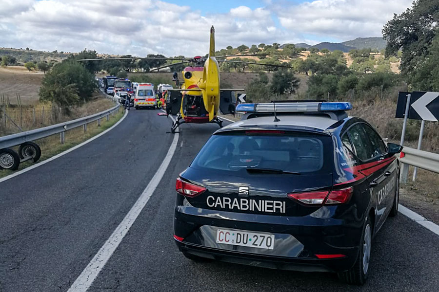 La scena dell'incideaL'intervento dell'elisoccorso sula scena dell'incidentente