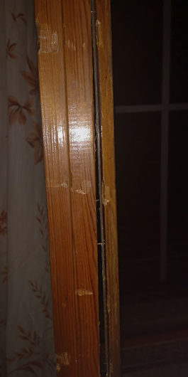 Un dettaglio della finestra forzata