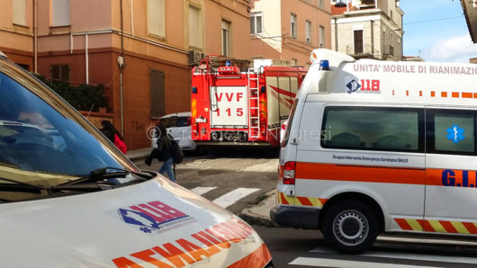 118 e Vigili del fuoco in via Isonzo (foto S.Novellu)