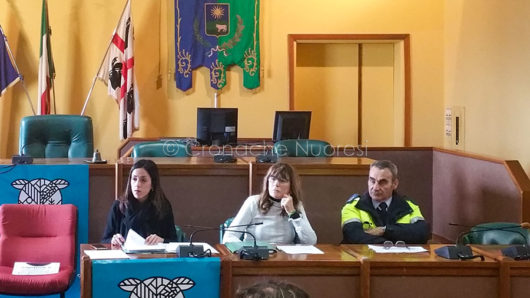 L'incontro con i commercianti in Comune (foto S.Meloni)