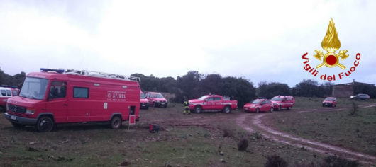 Vigili del fuoco impegnati nelle ricerche dell'anziano