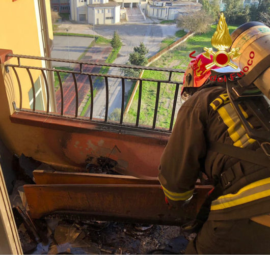 I Vigili del fuoco sul luogo dell'incendio