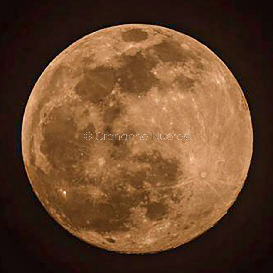 La prima Suoer Luna del 2020 (foto Elia Carai)