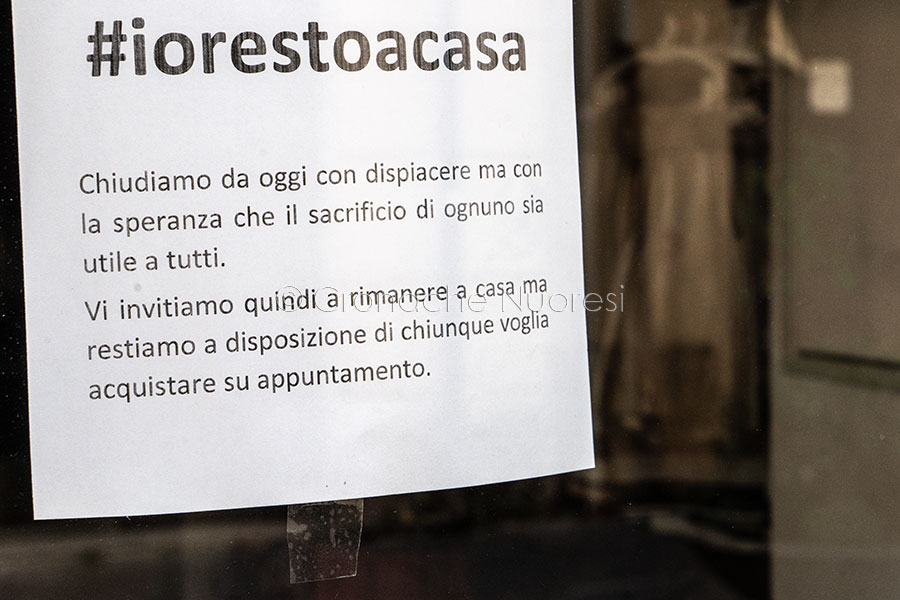 Coronavirus. A Nuoro iniziano a chiudere le attività commerciali (foto S.Novellu)