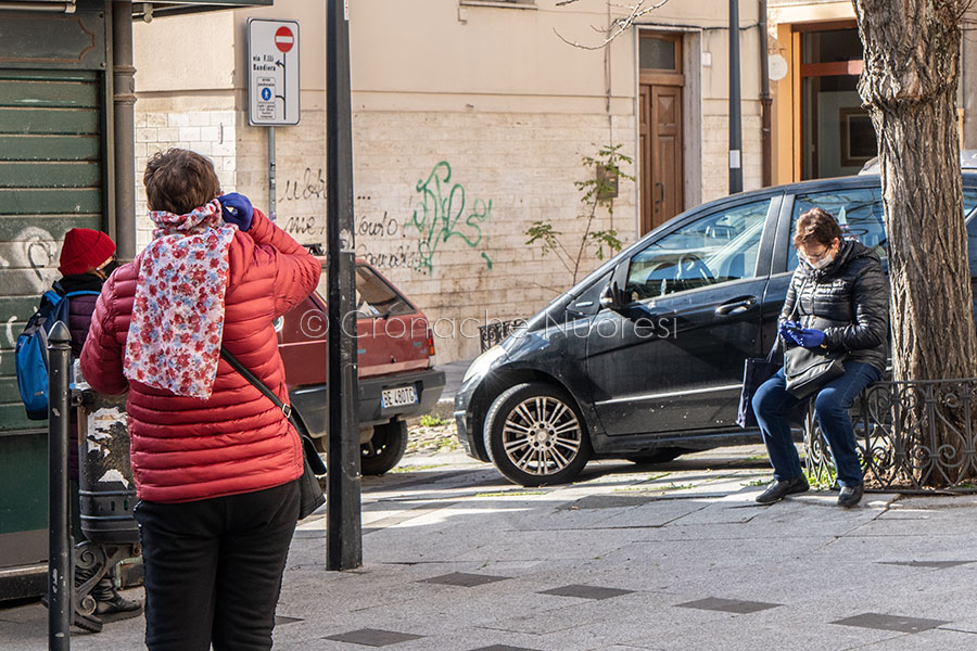 Emergenza Coronavirus. protezioni di fortuna a Nuoro (© foto S.Novellu)