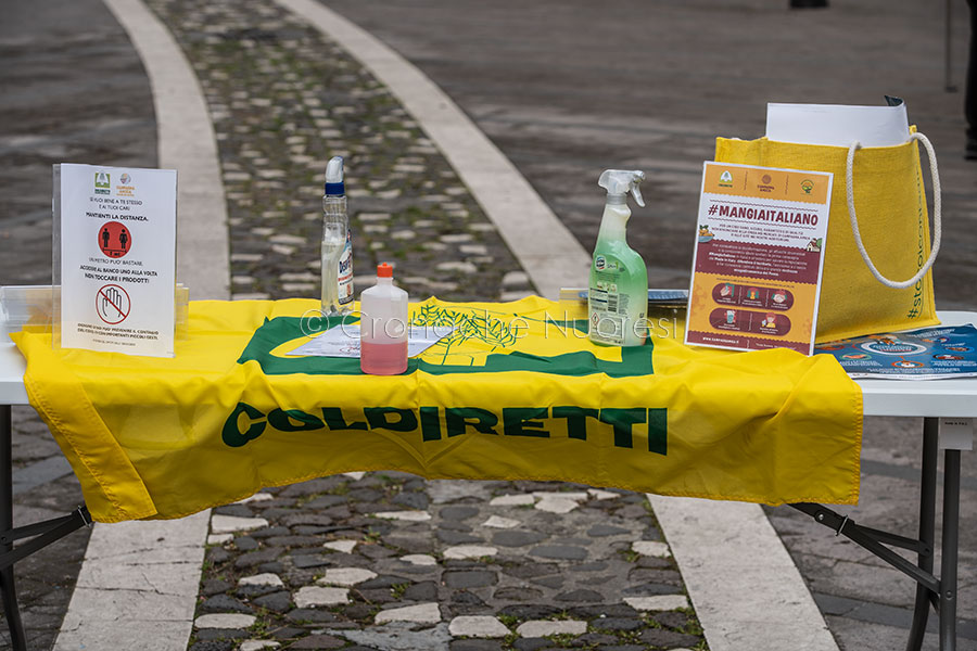 Emergenza Coronavirus, mercatino Coldiretti (© foto S.Novellu)