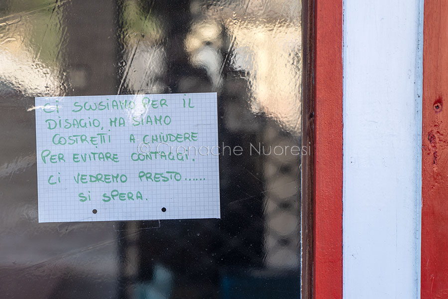 Emergenza Coronavirus. Attività chiuse a Nuoro (© foto S.Novellu)