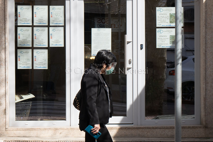 Emergenza Coronavirus. Mascherine di Protezione a Nuoro (© foto S.Novellu)