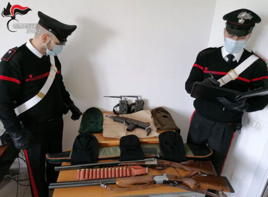 Armi e passamontagna sequestrati dai Carabinieri