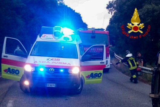 L'ambulanza del 118 ASO di Oliena sul luogo dell'incidente