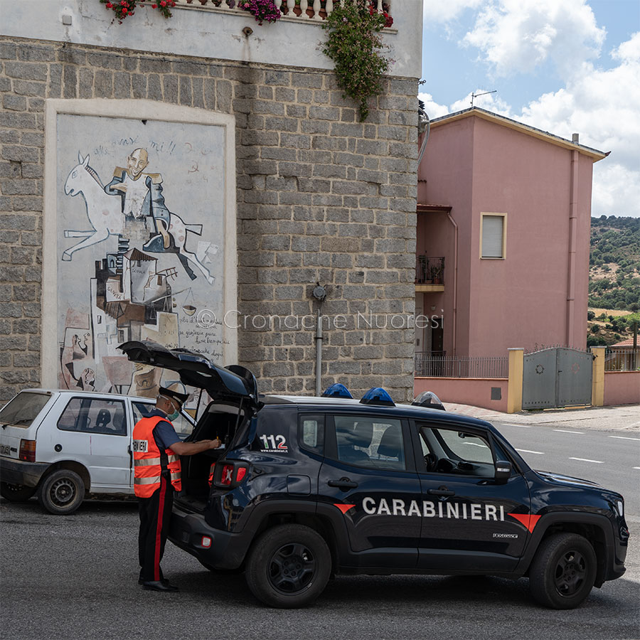 Orgosolo. Controlli dei Carabinieri durante la fuga di Mesina (© foto S.Novellu)