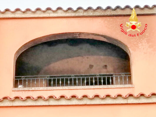 L'appartamento bruciato a San Teodoro 