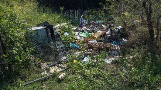 Orosei. La discarica sulla strada per Osalla (foto S.Novellu)