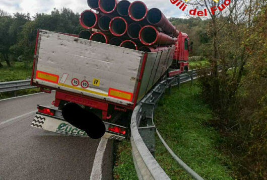 L'Autoarticolato uscito fuori strada