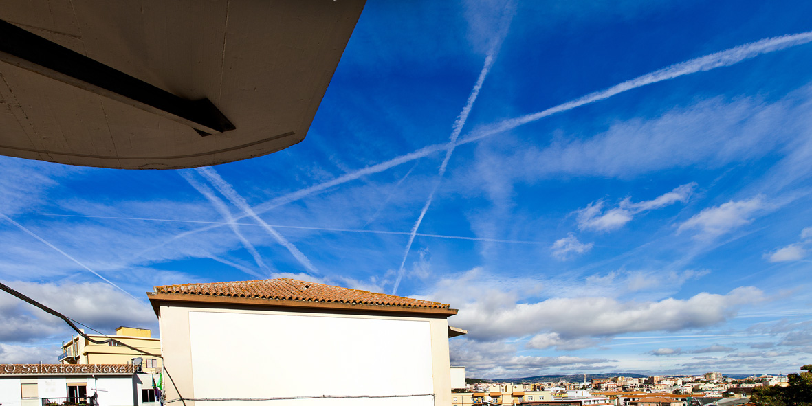 Scie chimiche sui cieli di Nuoro?