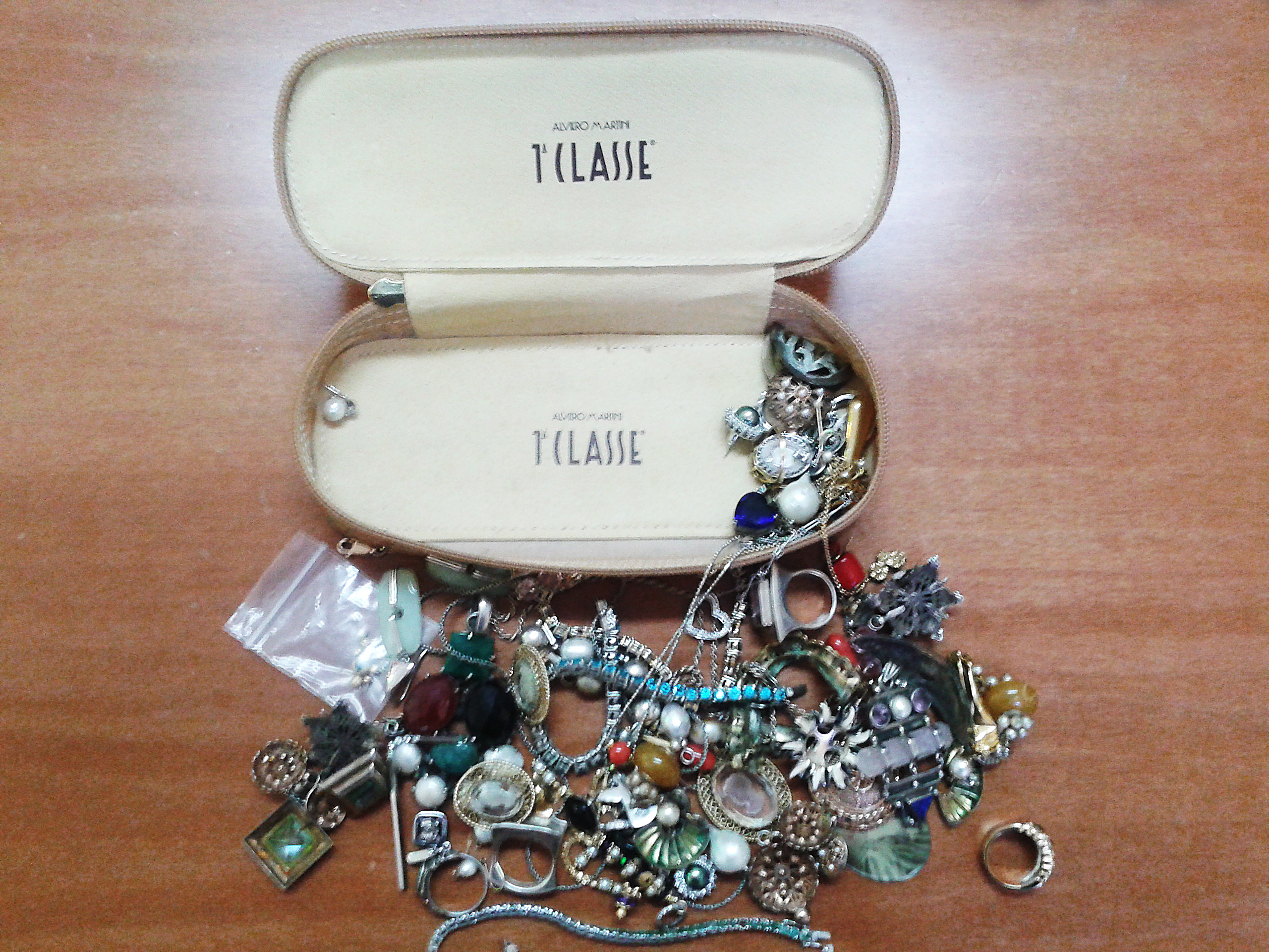 Budoni: fermati con trentamila euro di gioielli