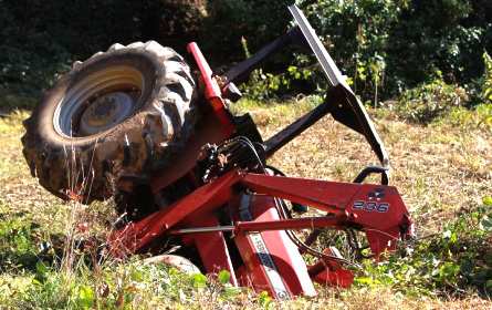 Incidente sul lavoro: agricoltore muore schiacciato da trattore