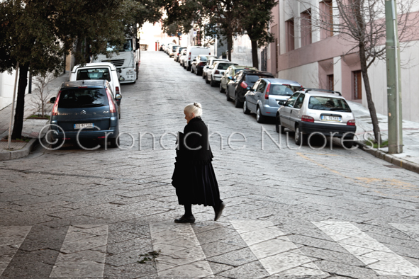 Fuggono dopo il furto in un appartamento: arrestate due giovani Rom