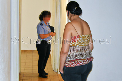 Mamma-coraggio difende la casa occupata: rinviato lo sfratto