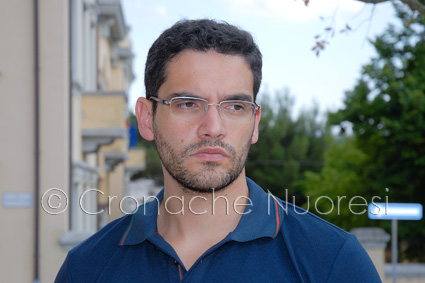 Saiu: la vicenda grottesca del teatro Eliseo