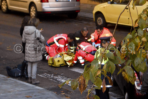 Travolto da un'auto in via Campania
