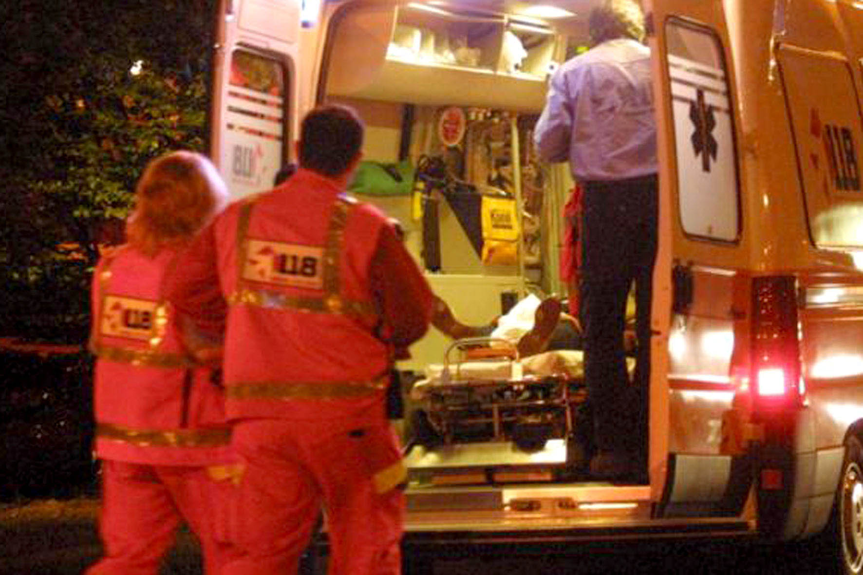 Ubriaco tampona l'auto di una giovane all'ottavo mese di gravidanza