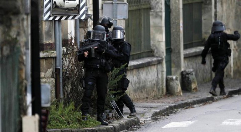 Uccisi i 3 killer di Parigi. Morti diversi ostaggi