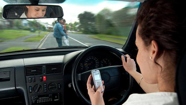 #Guardaavanti: campagna sicurezza contro l'uso del telefonino in auto