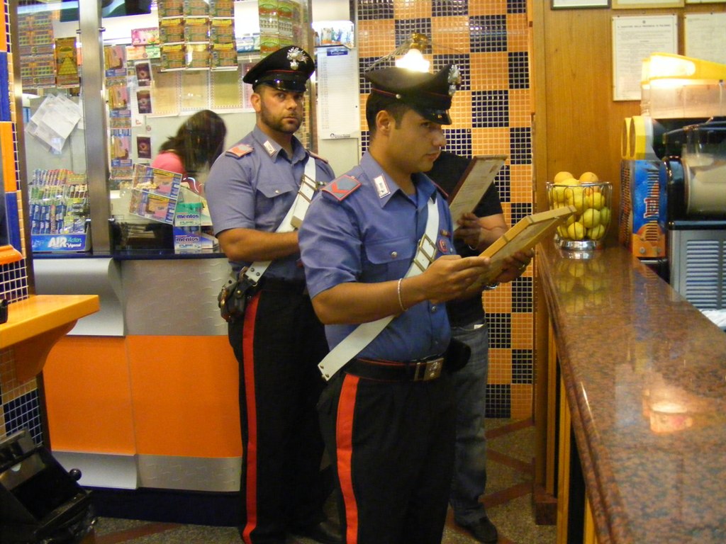 Siniscola: Carabinieri smascherano bar "camuffato" da circolo privato