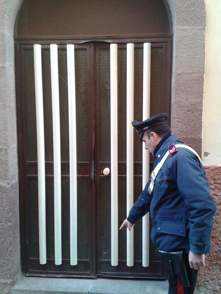 Bosa. "beccati" mentre tentavano di scassinare l'ingresso dell'Associazione "Regnos Altos": arrestati