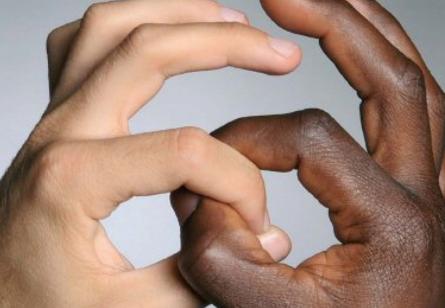 L'amore senza frontiere nell'obiettivo di un concorso fotografico dell'Unione Europea