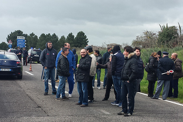 Protesta del tessile: bloccata la 131 a Ottana