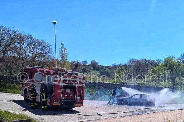 Bortigali:  attentato incendiario nella notte data alle fiamme l’Alfa 147 di un geometra