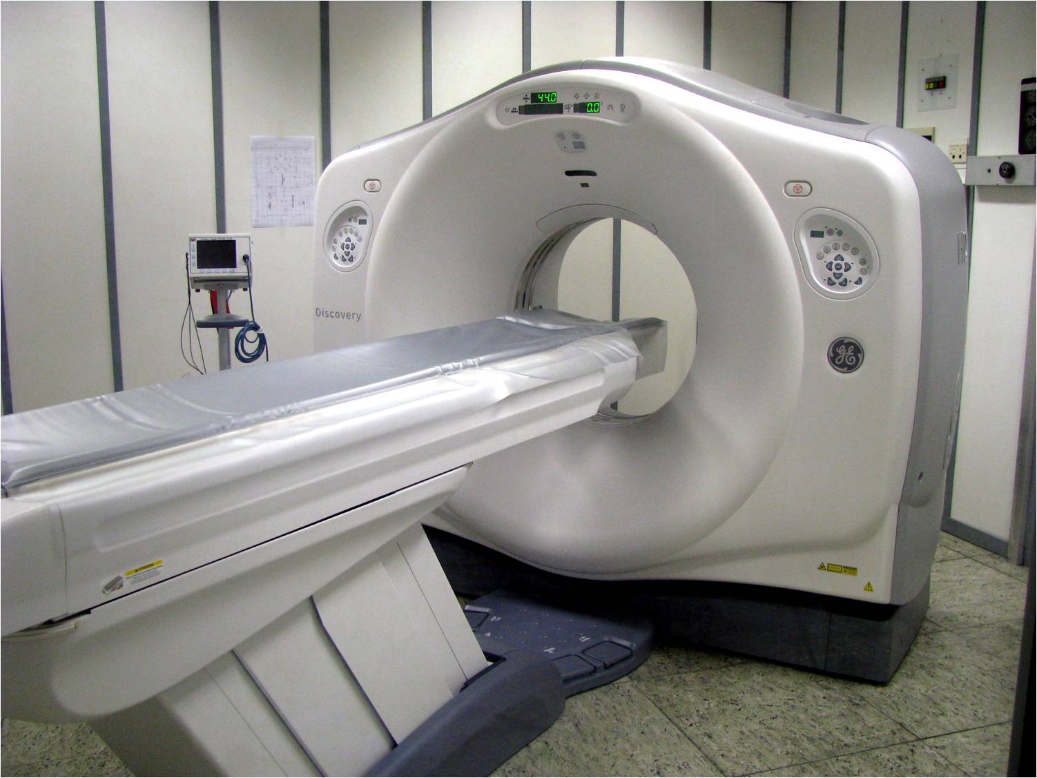 Scivola, batte la testa e abbandona l'ospedale prima dell'esito della Tac: rintracciato dai Carabinieri