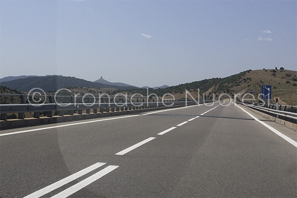 Frontale tra auto e moto: due feriti sulla 389