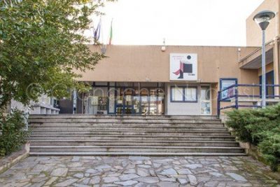 L'ingresso alla Biblioteca Satta (foto S.Novellu)