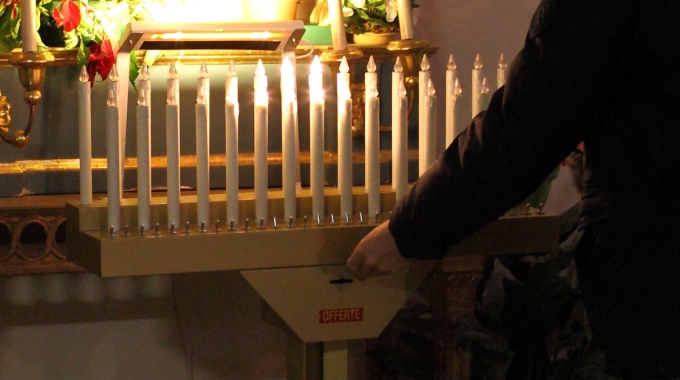 Furto sacrilego a Budoni. Derubano la chiesa della cassetta delle offerte: incastrati delle telecamere